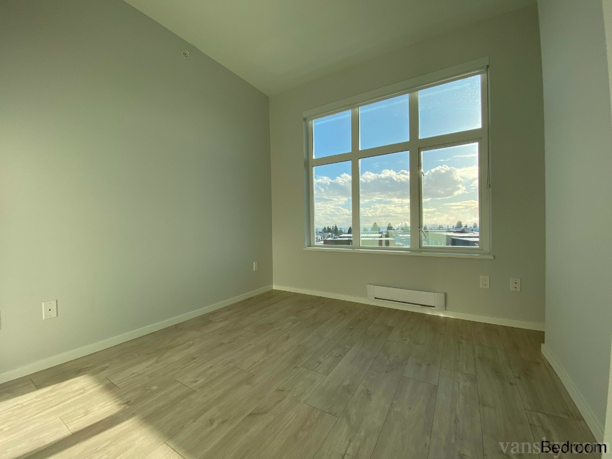 211008211229_7 Bedroom.jpg